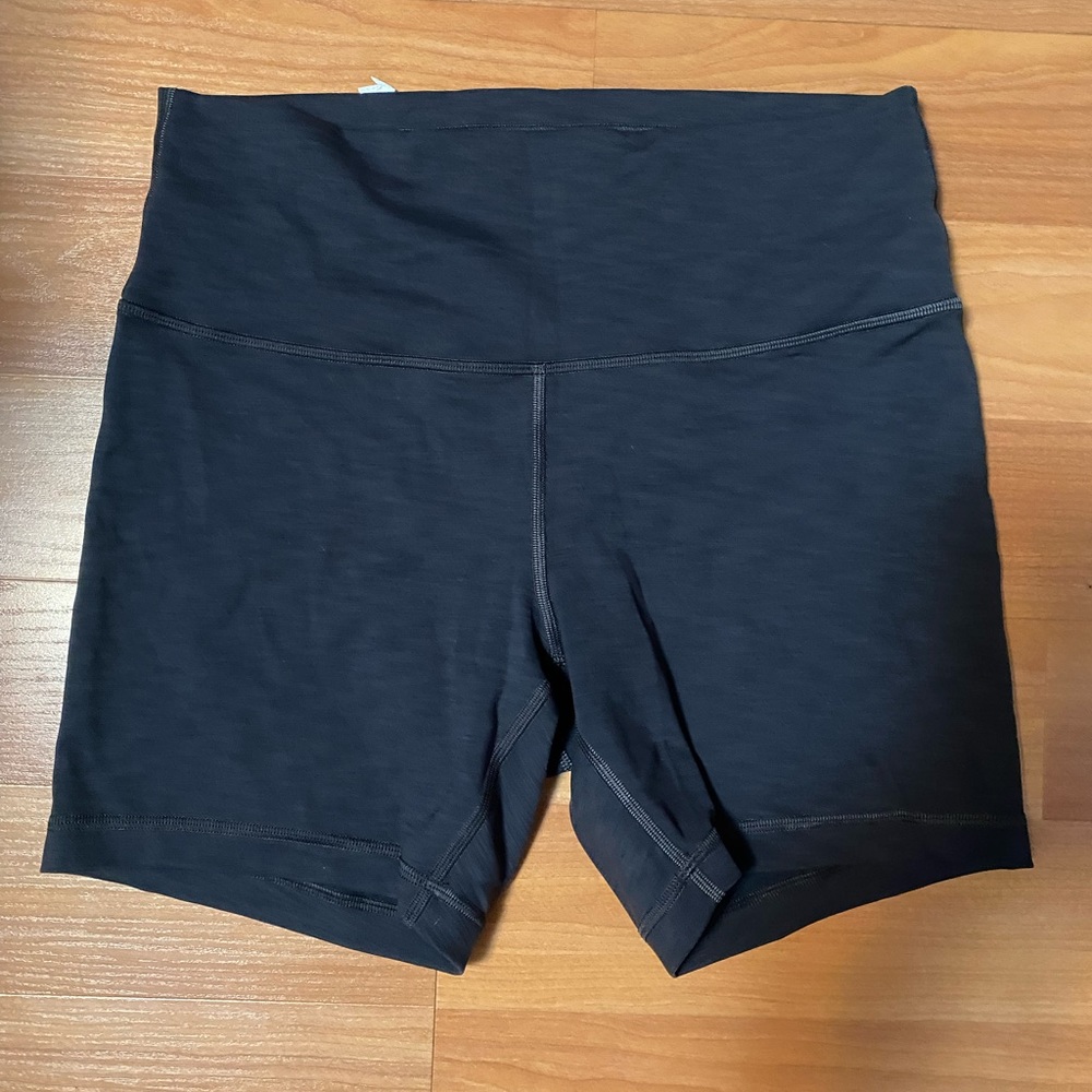 Lululemon Wunder train shorts